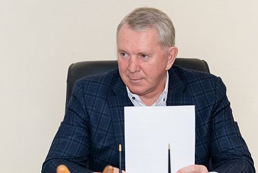 Действовать, а не ждать, что кто-то решит твои проблемы